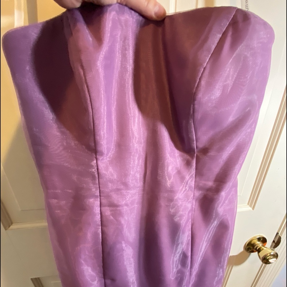 David's Bridal Lavender Strapless Fit and Flare Organza Dress SIZE 8 Prom - Picture 4 of 6